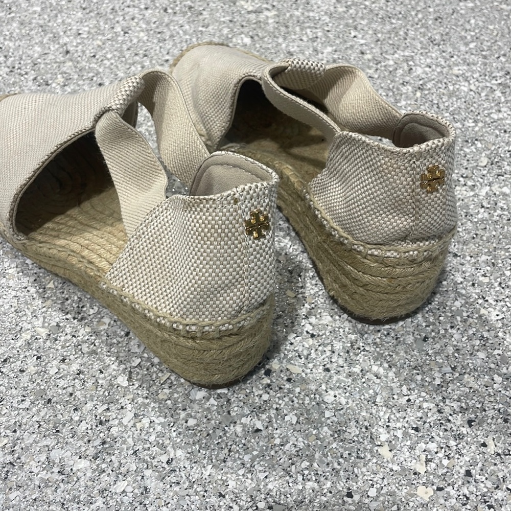 Super comfy Tory Burch wedges. Size 7.5 us